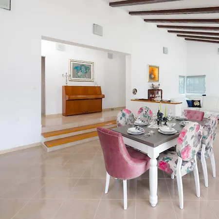 Villa Dea *